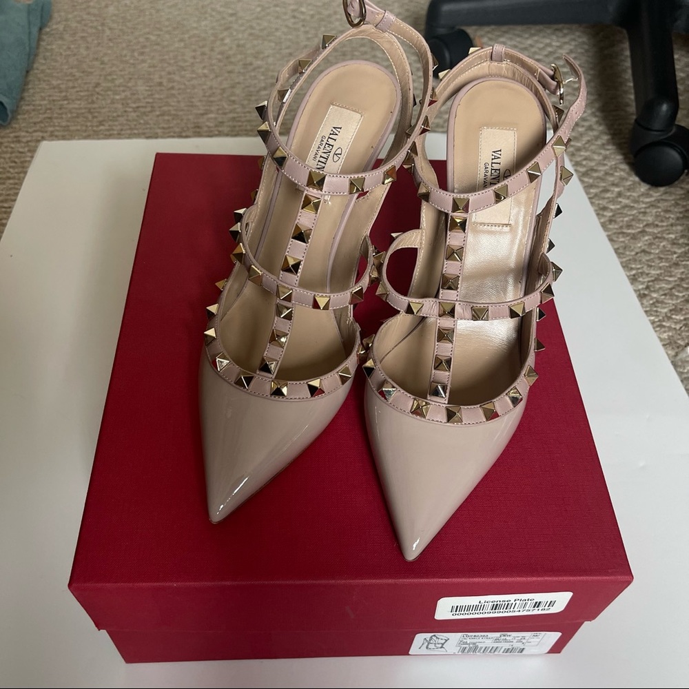 VALENTINO Rockstud Caged Patent Pump Size 38.5
